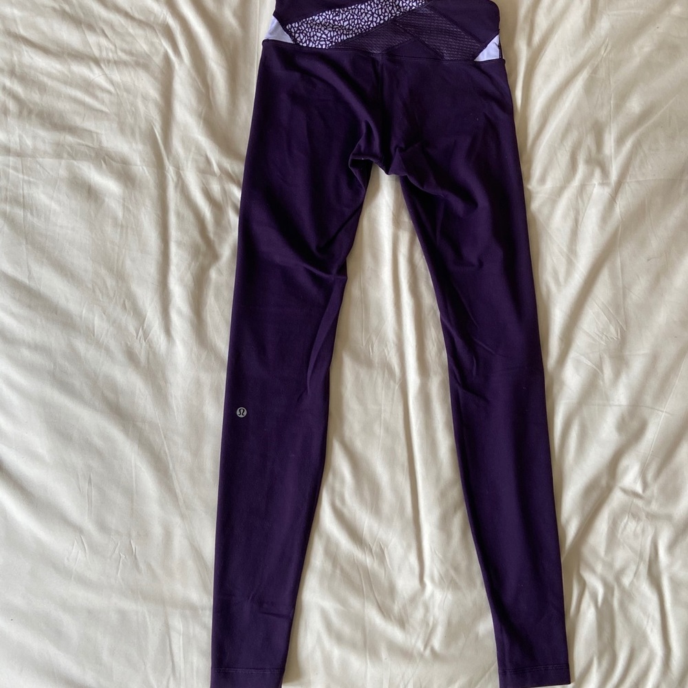 LULULEMON ATHLETICA PURPLE MID RISE LEGGINGS - Picture 3 of 5